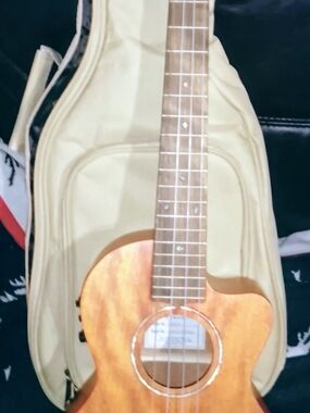 Gretsch ACE Tenor Acoustic-Electric Ukulele -  Fishman Pickup & Built In Tuner